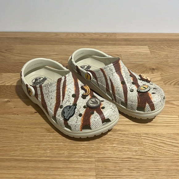 CROCS Shoes Brand New Mens Size 9 Crocs Jurassic World With Jibbitz